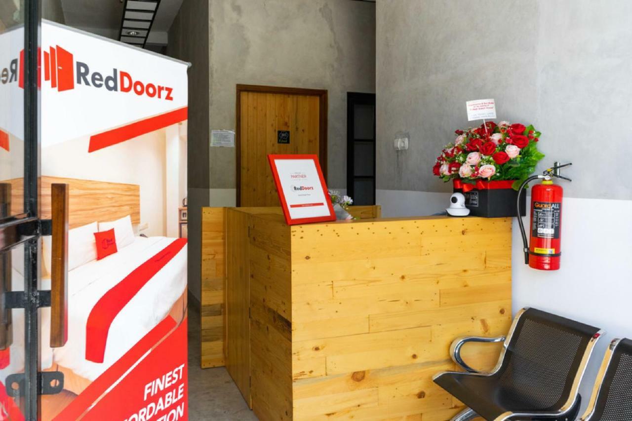 Reddoorz Near Sam Poo Kong 3 Semarang Hotel Екстериор снимка